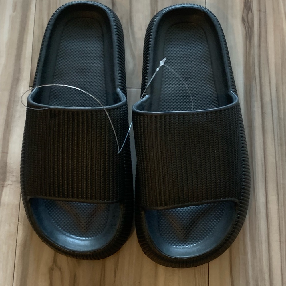 Black Foam Sandals